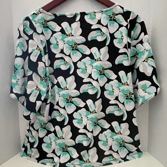 Liz Claiborne Floral Top, Size L, EUC. - Picture 3 of 3
